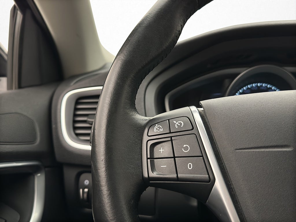2015 Volvo V40 D3 Momentum bild 16