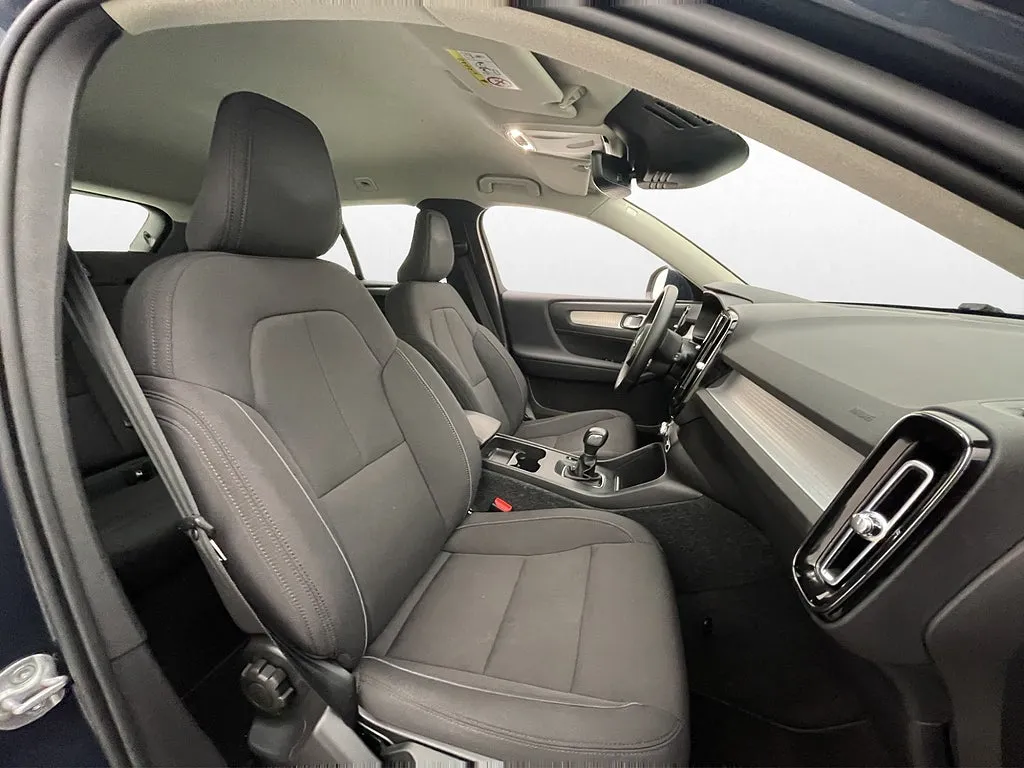 2024 Volvo XC40 T2 Momentum bild 17