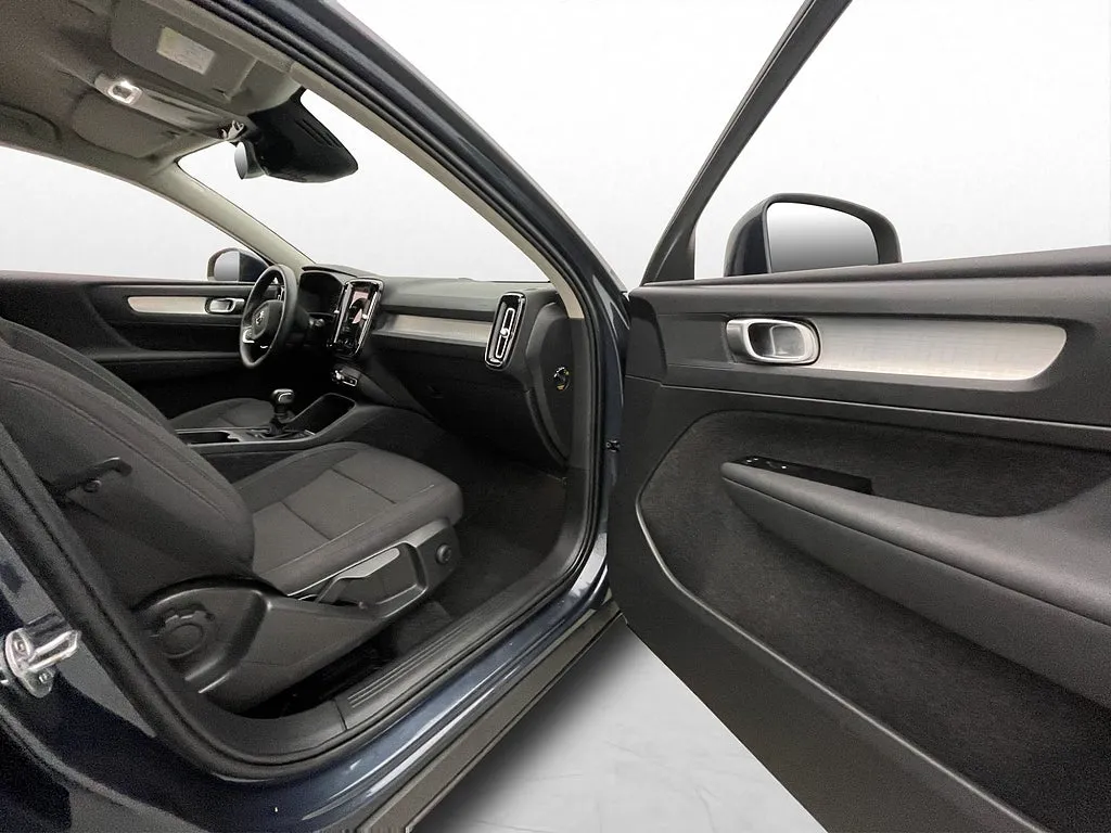 2024 Volvo XC40 T2 Momentum bild 18